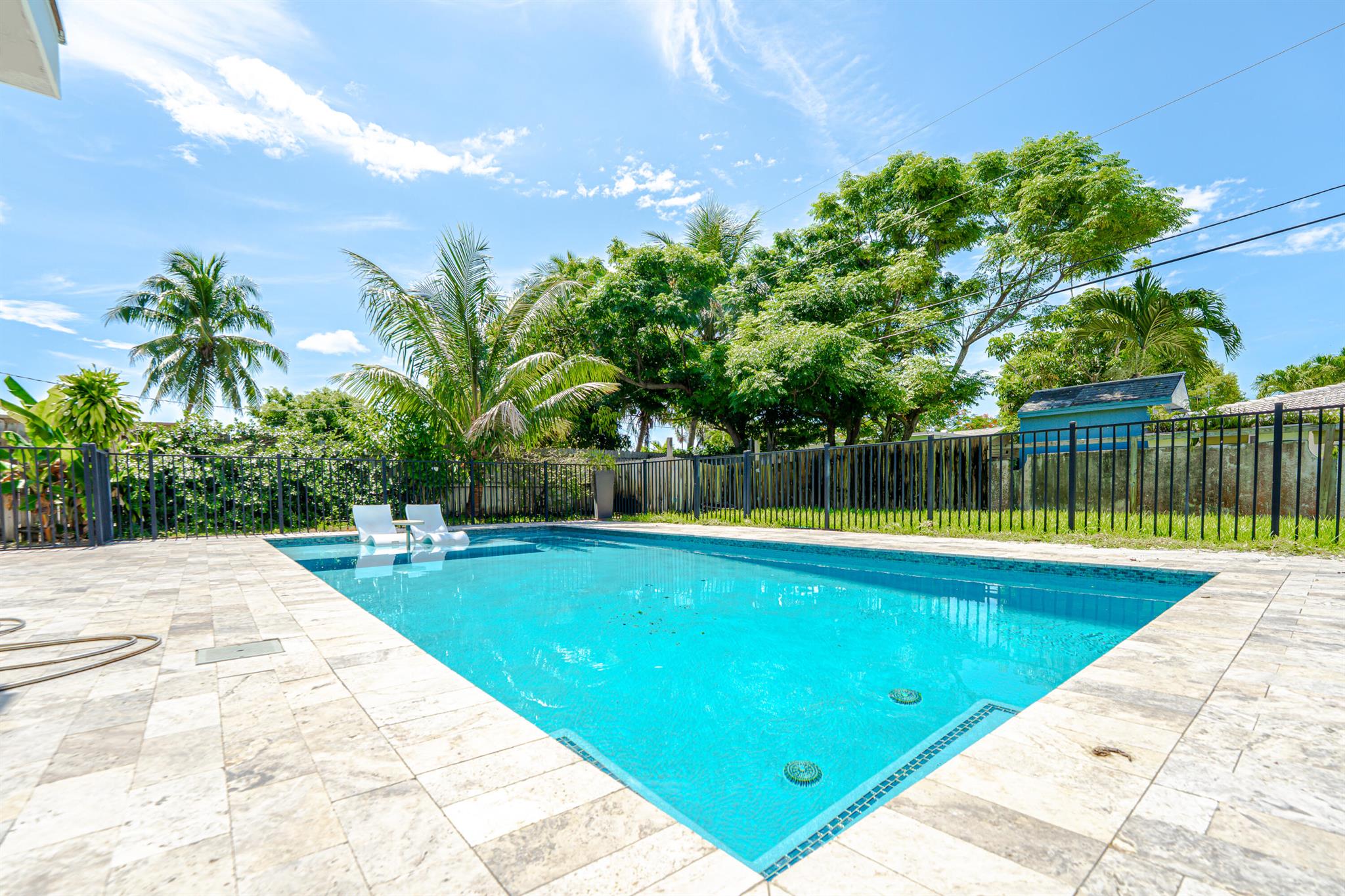 450 NE 38th Street