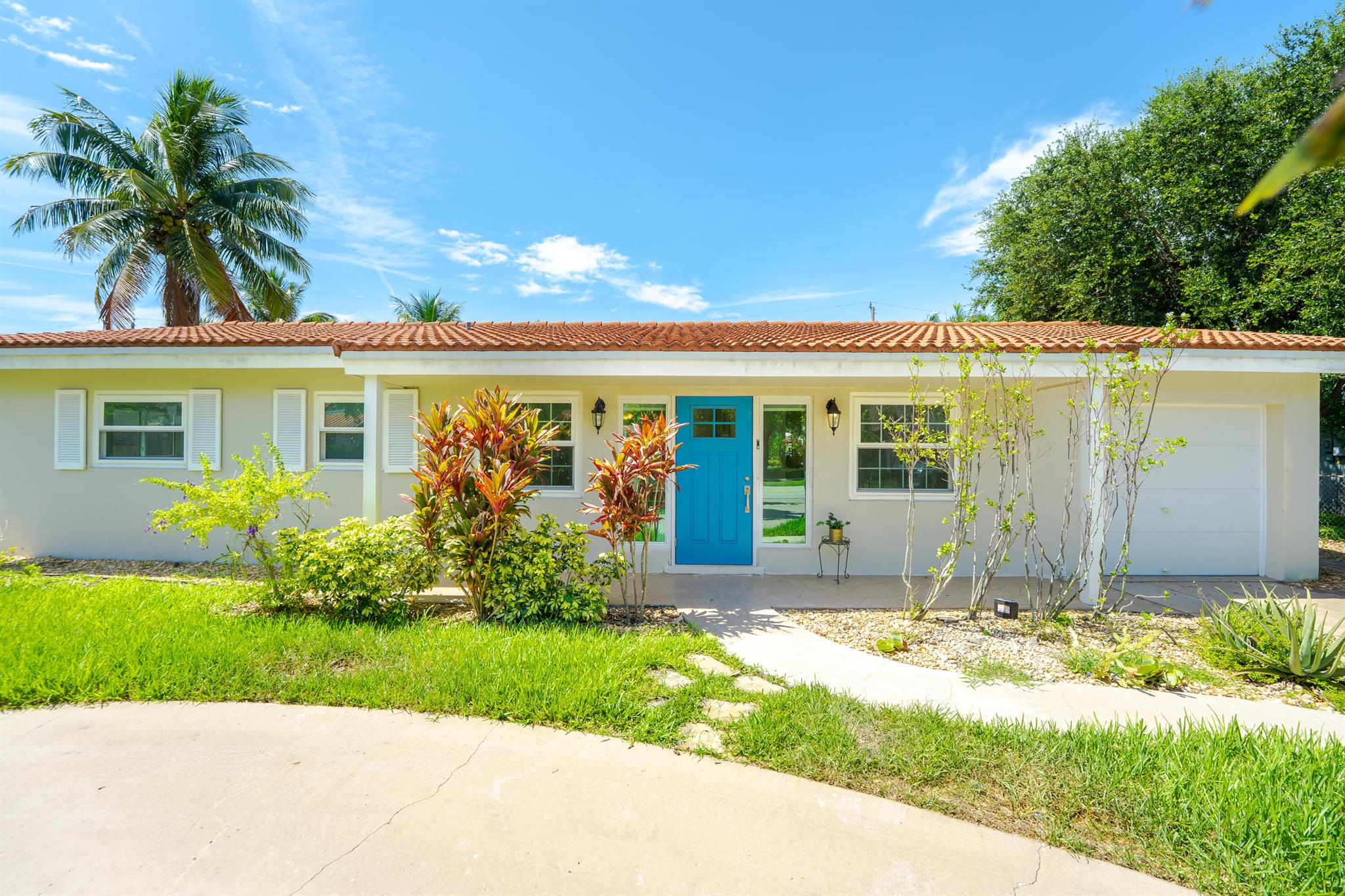 450 NE 38th Street