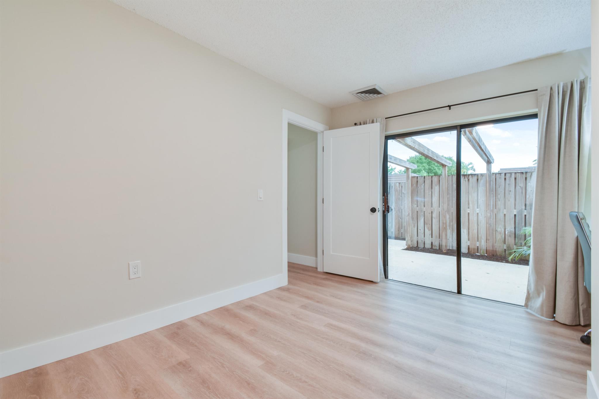 GARDEN LAKES - Residential Lease