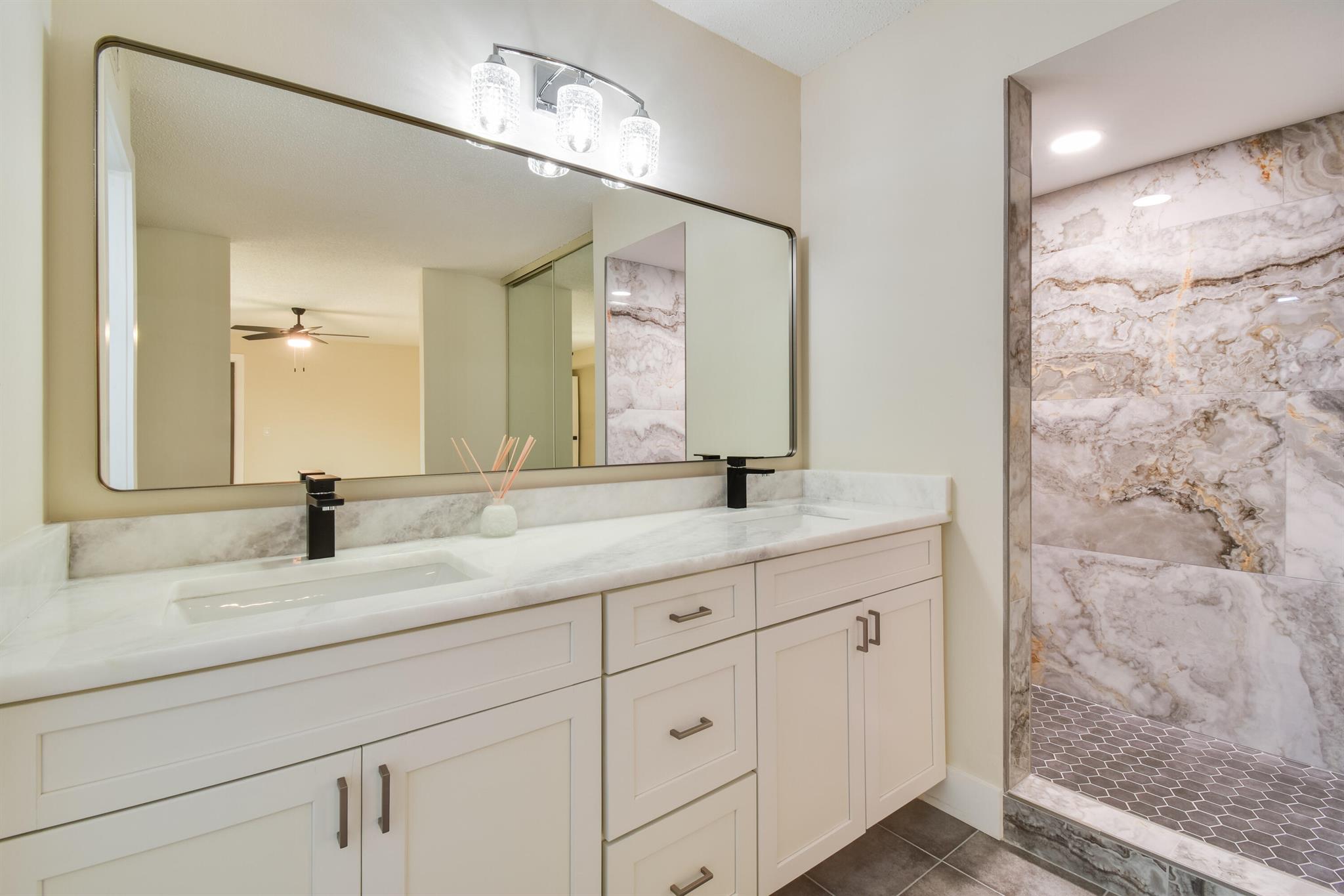 GARDEN LAKES - Residential Lease