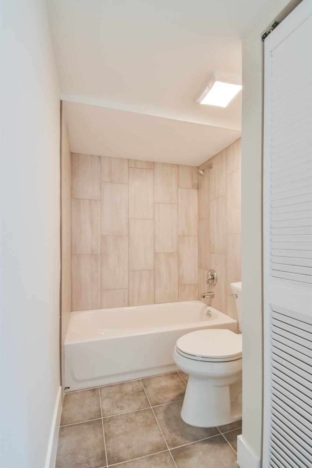 GARDEN LAKES - Residential Lease