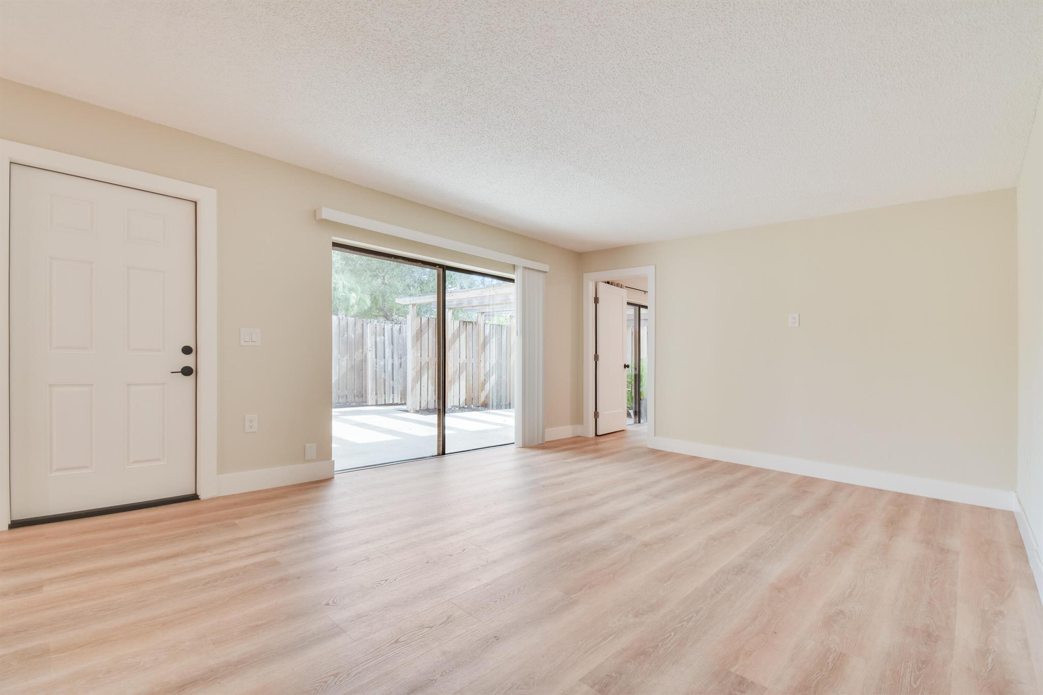 GARDEN LAKES - Residential Lease