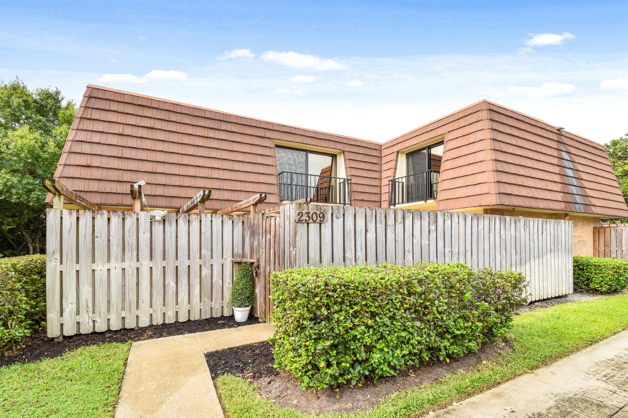 GARDEN LAKES - Residential Lease