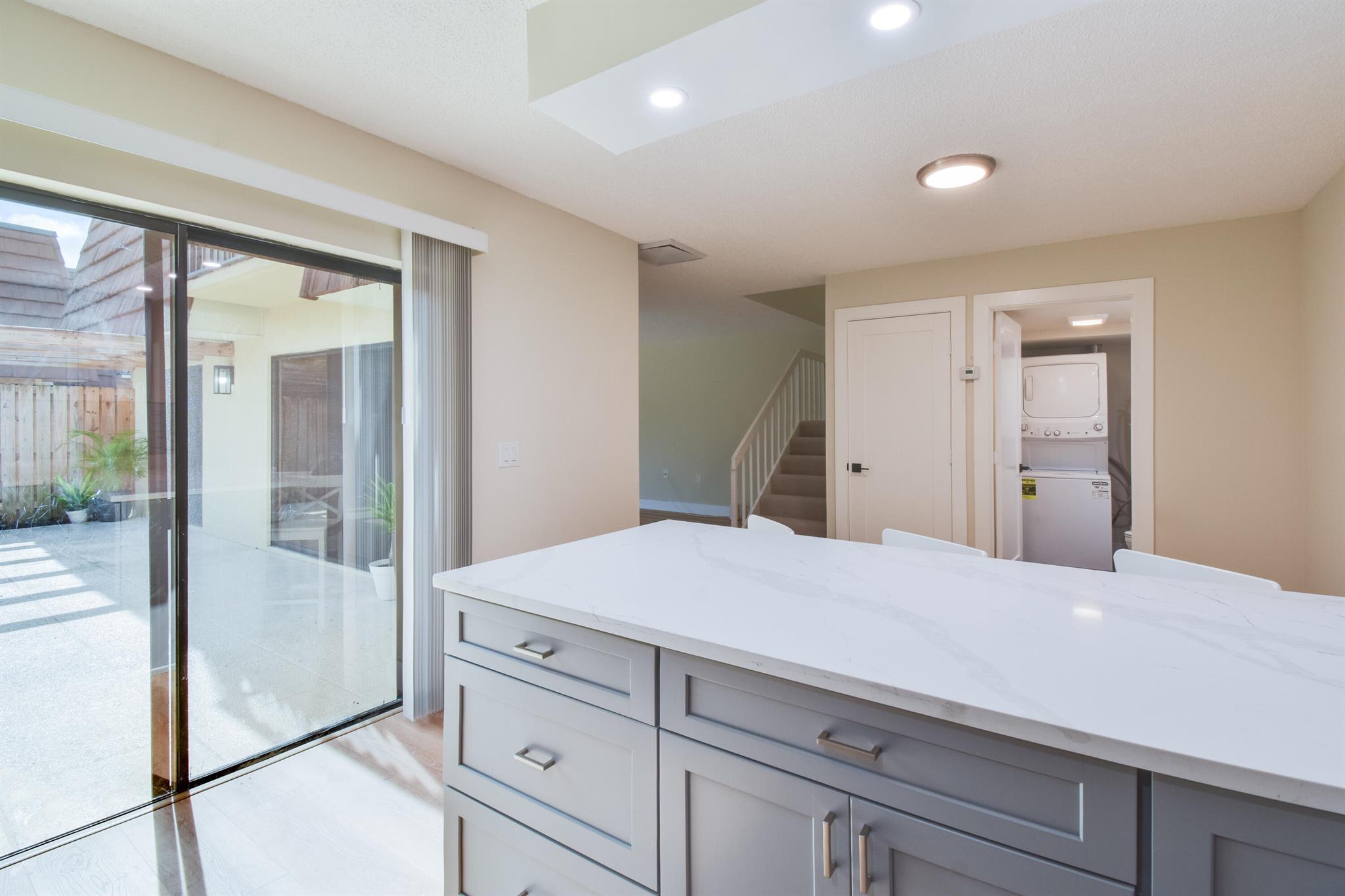 GARDEN LAKES - Residential Lease