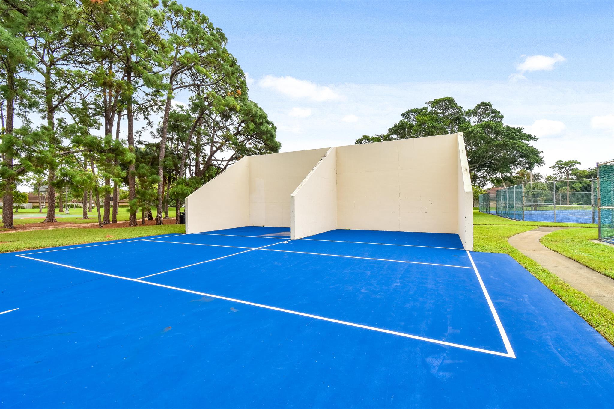 GARDEN LAKES - Residential Lease