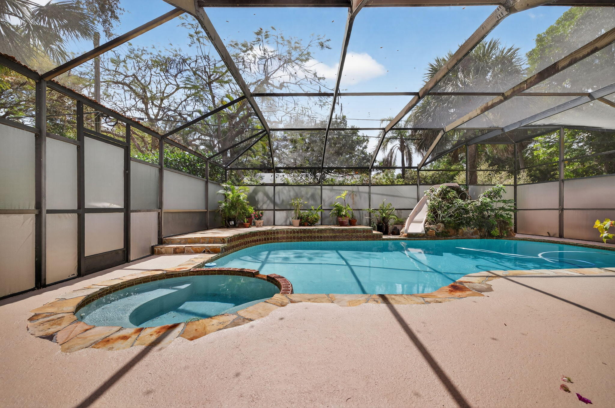 RIVERSIDE ESTATES 2ND REVISION - Residential