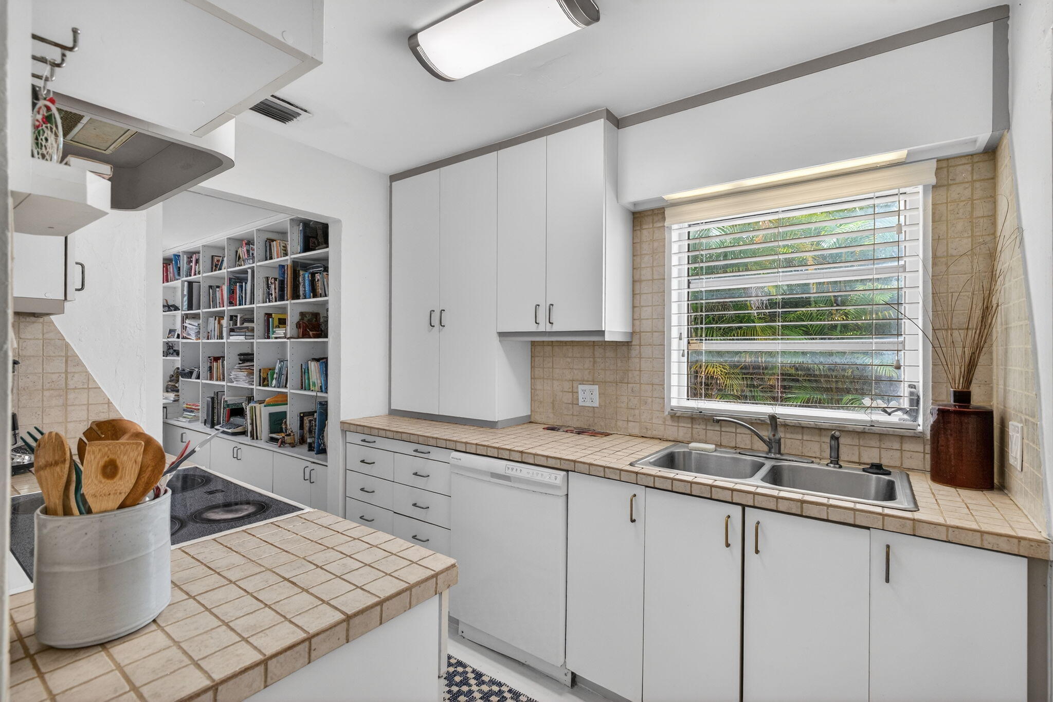 RIVERSIDE ESTATES 2ND REVISION - Residential