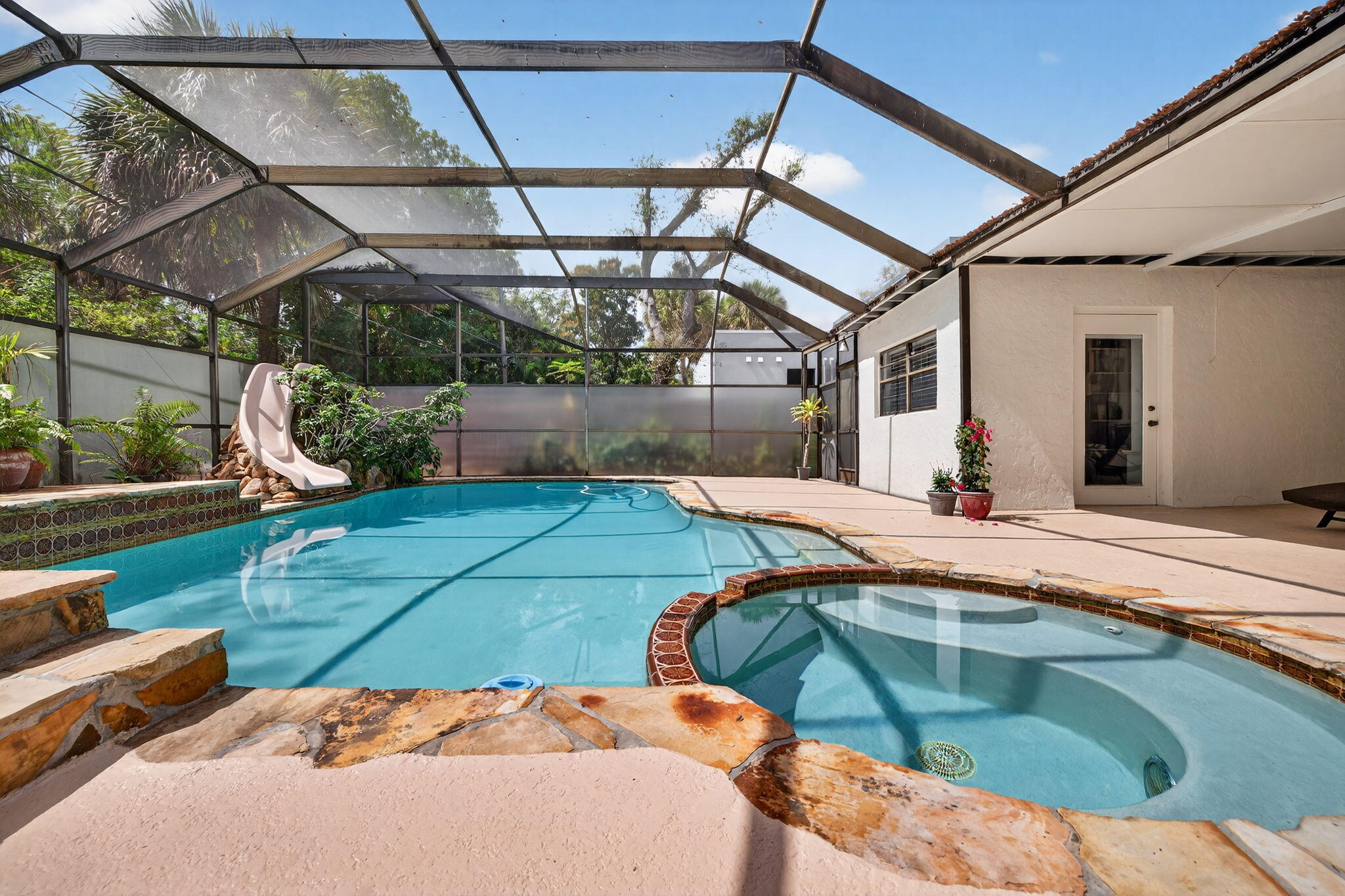 RIVERSIDE ESTATES 2ND REVISION - Residential