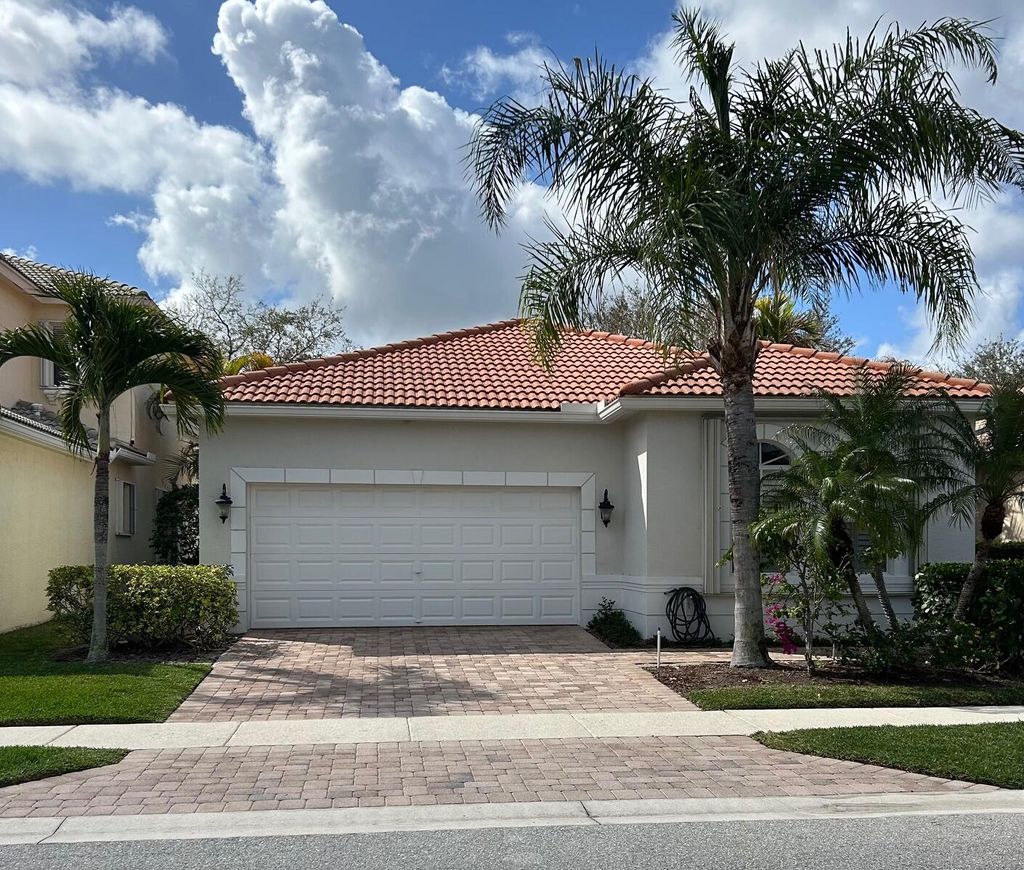 Photo of 118 Casa Grande Court, Palm Beach Gardens, FL 33418 (MLS # B26005616)