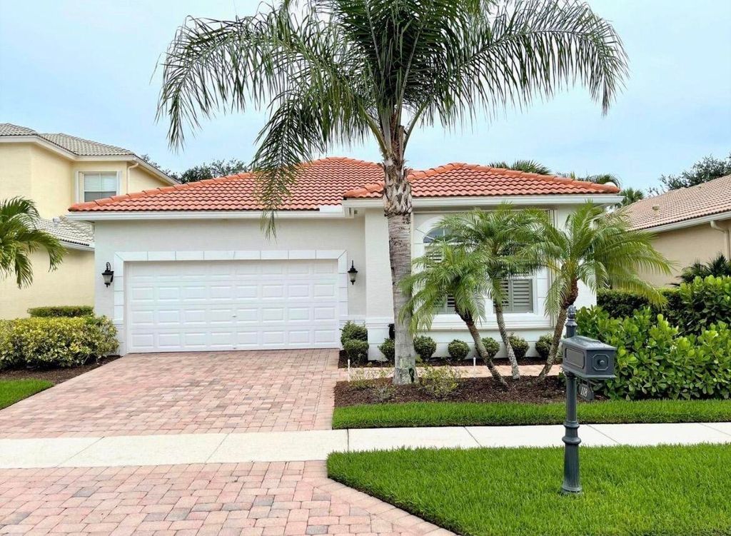 Photo of 118 Casa Grande Court, Palm Beach Gardens, FL 33418 (MLS # B26005616)