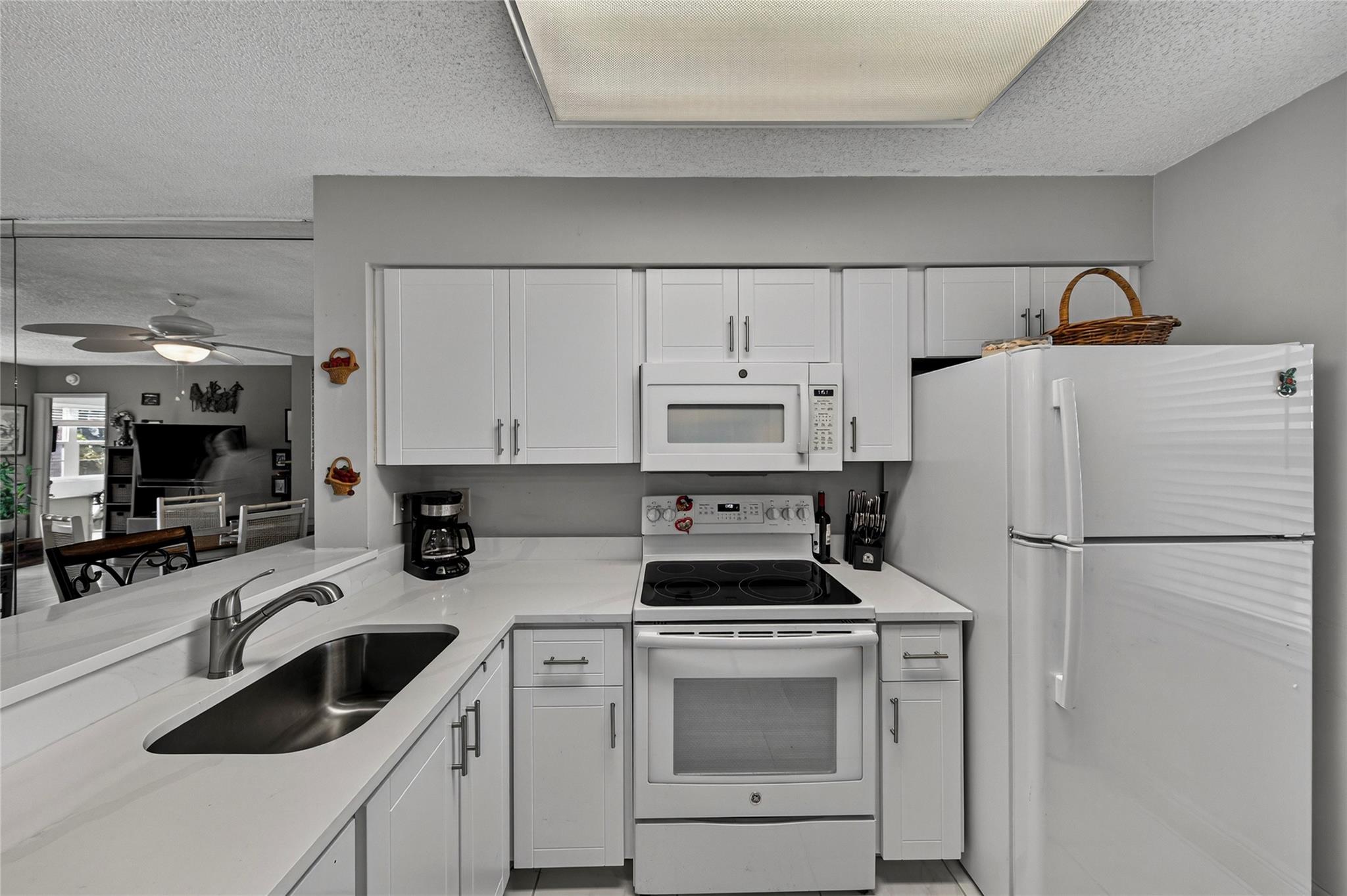 2222 N Cypress Bend Dr 201