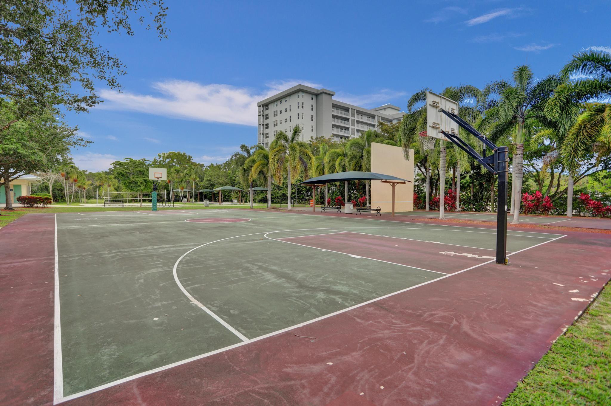 NO 95 PALM-AIRE COUNTRY CLUB - Residential