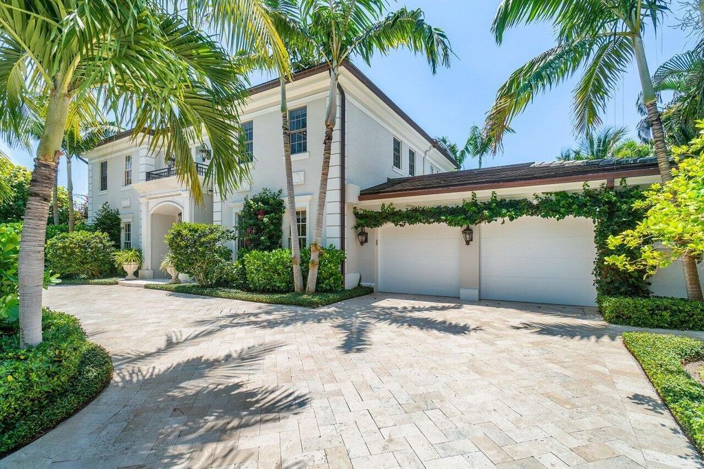 Photo of 134 Seagate Road, Palm Beach, FL 33480 (MLS # R10901837)