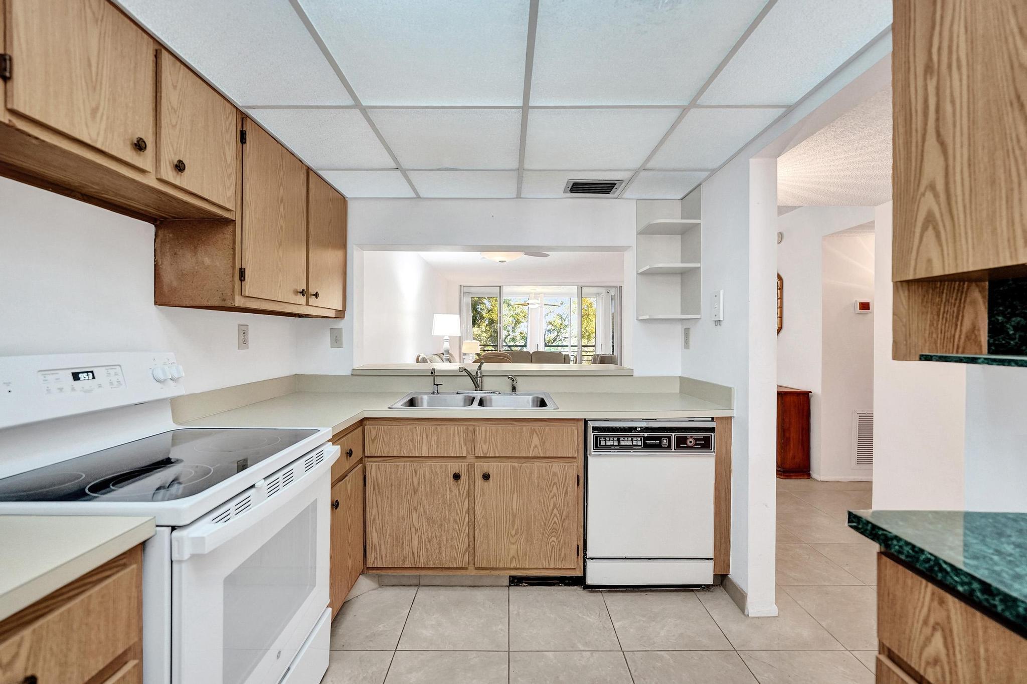 CONDO 6 OF SABAL PALM CONDOS - Residential