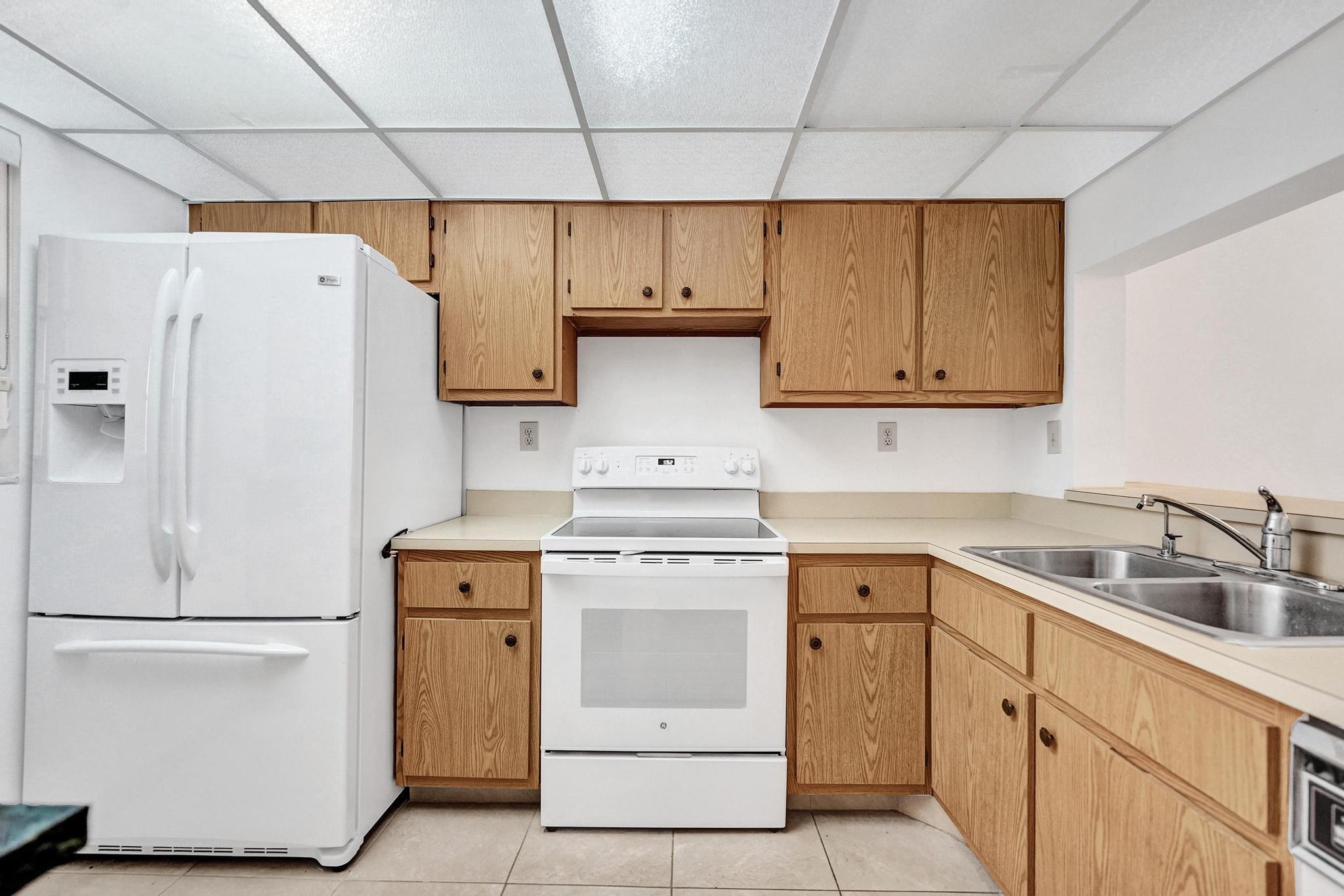 9531 Seagrape Drive 305