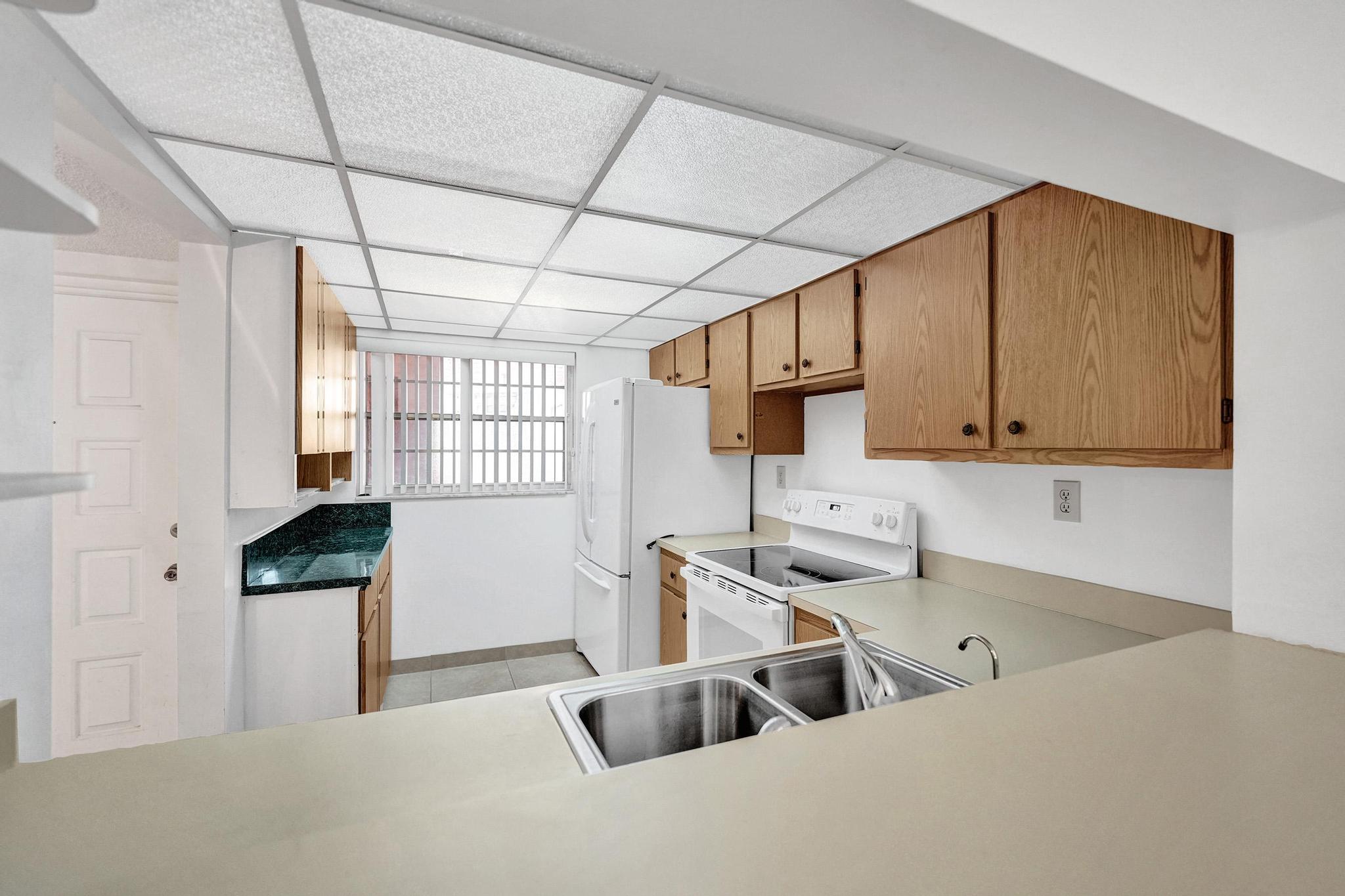 CONDO 6 OF SABAL PALM CONDOS - Residential