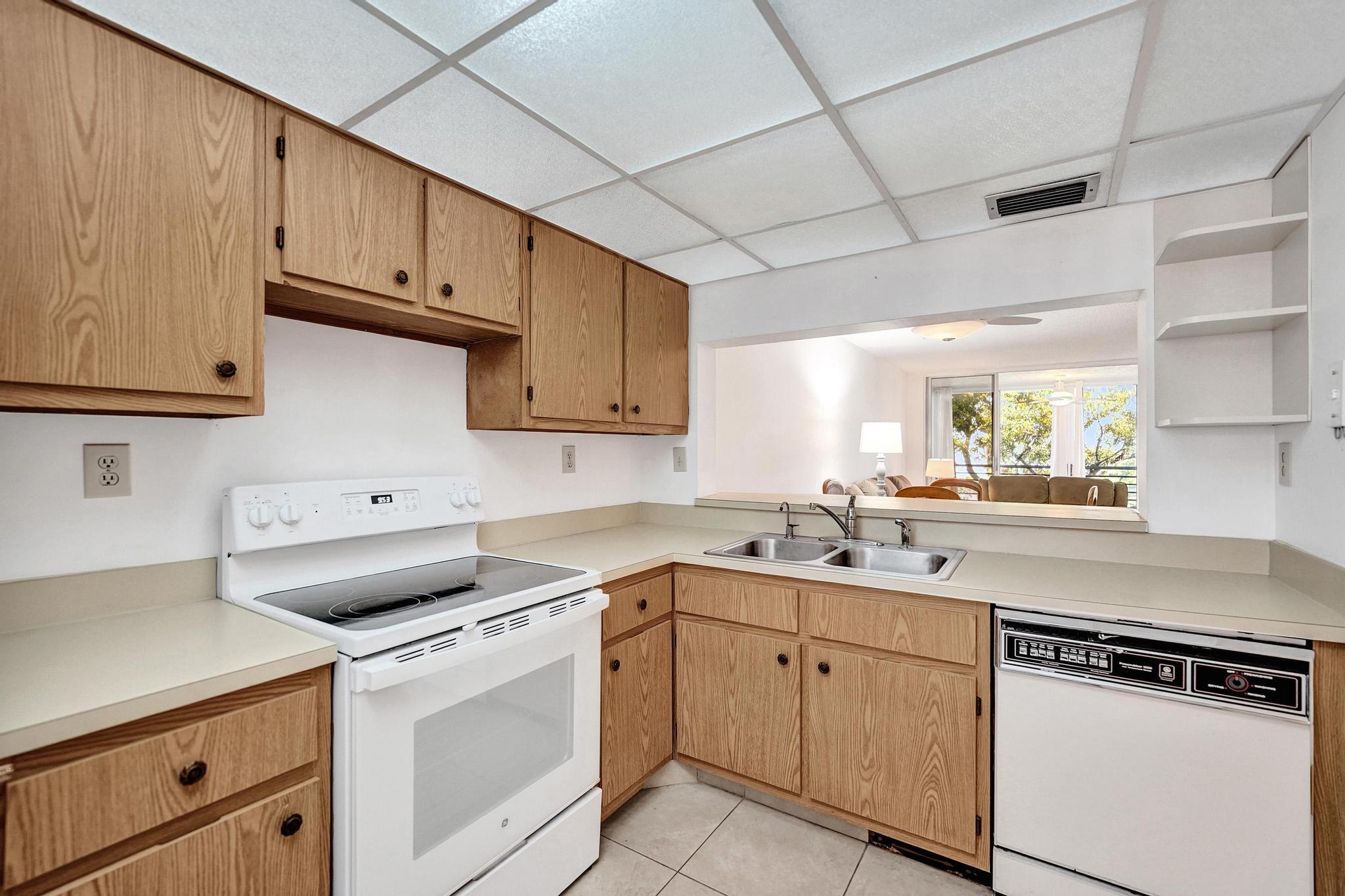 CONDO 6 OF SABAL PALM CONDOS - Residential