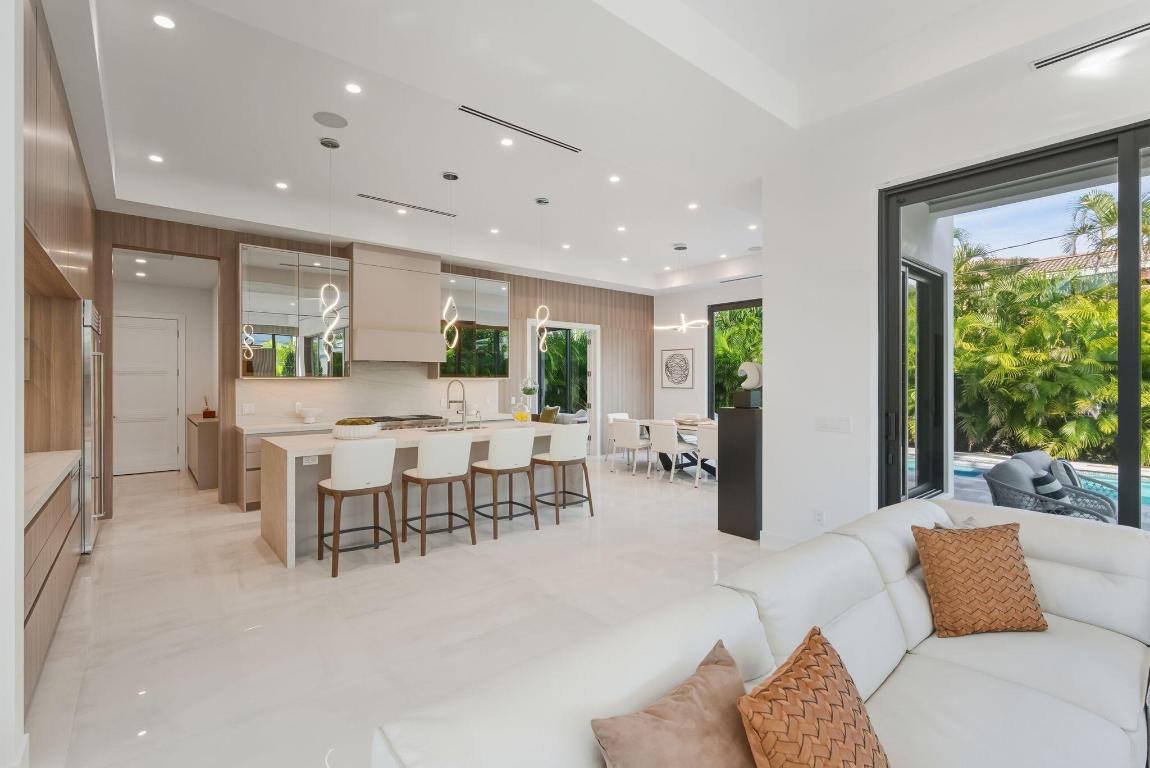 BOCA VILLAS - Residential