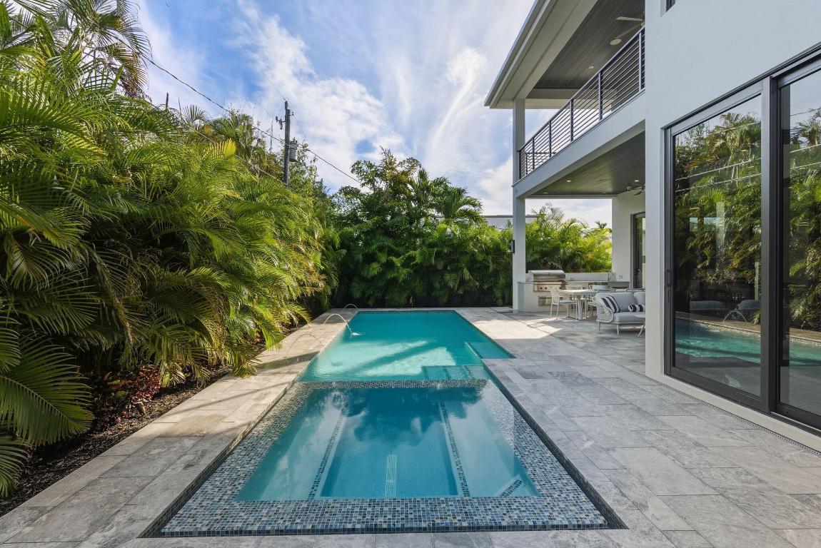 BOCA VILLAS - Residential