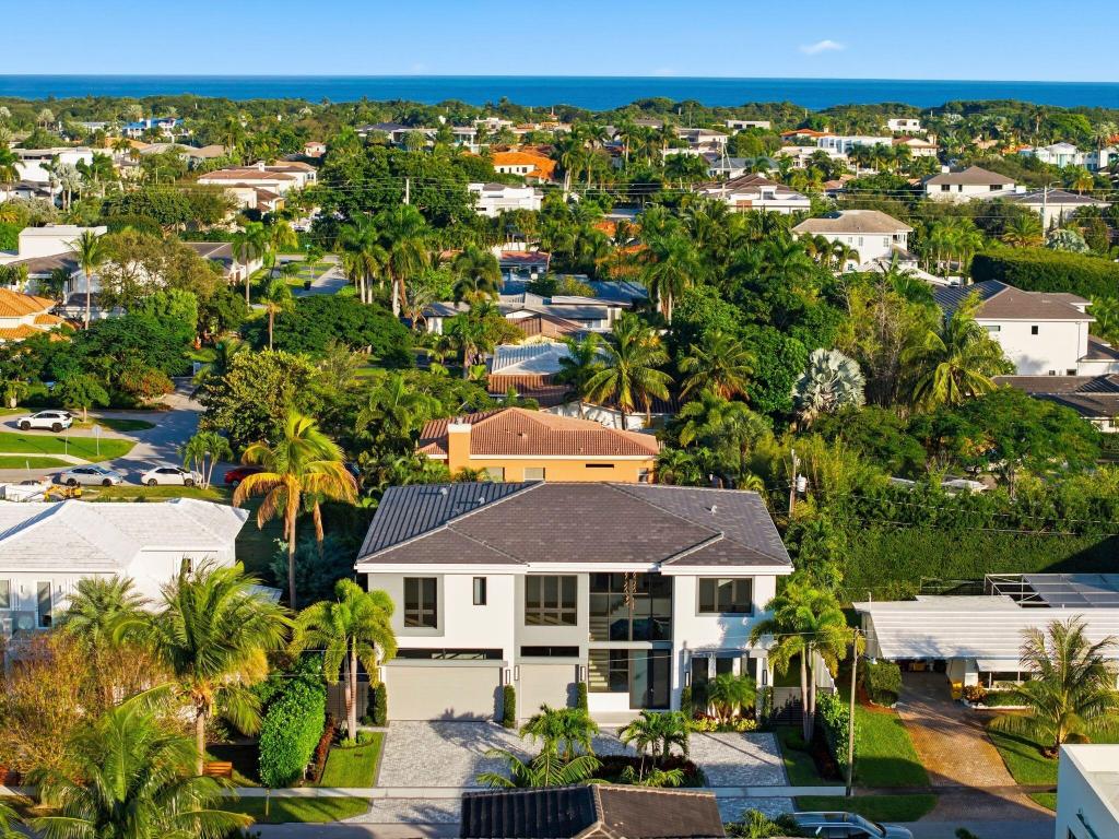 BOCA VILLAS - Residential