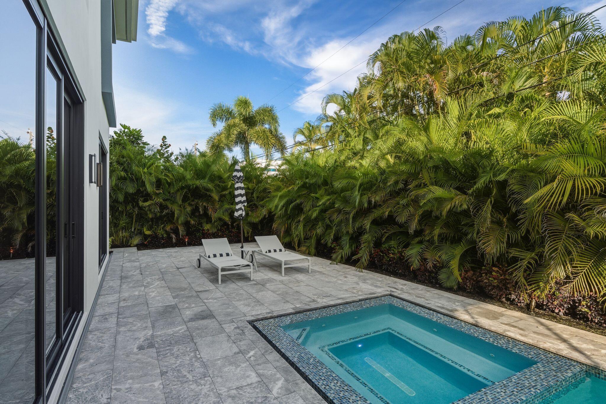 BOCA VILLAS - Residential