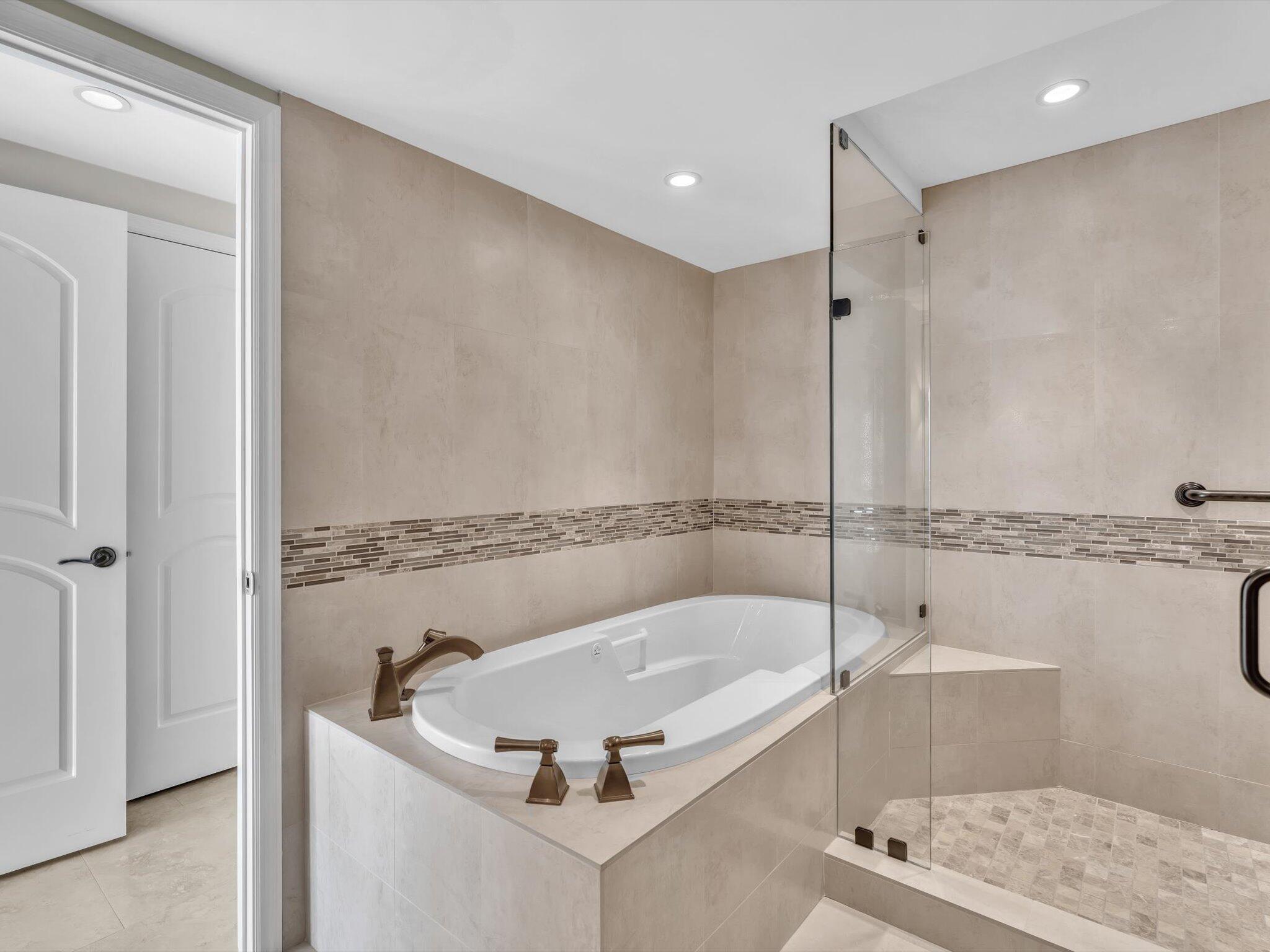 OCEAN TOWERS CONDO - Residential