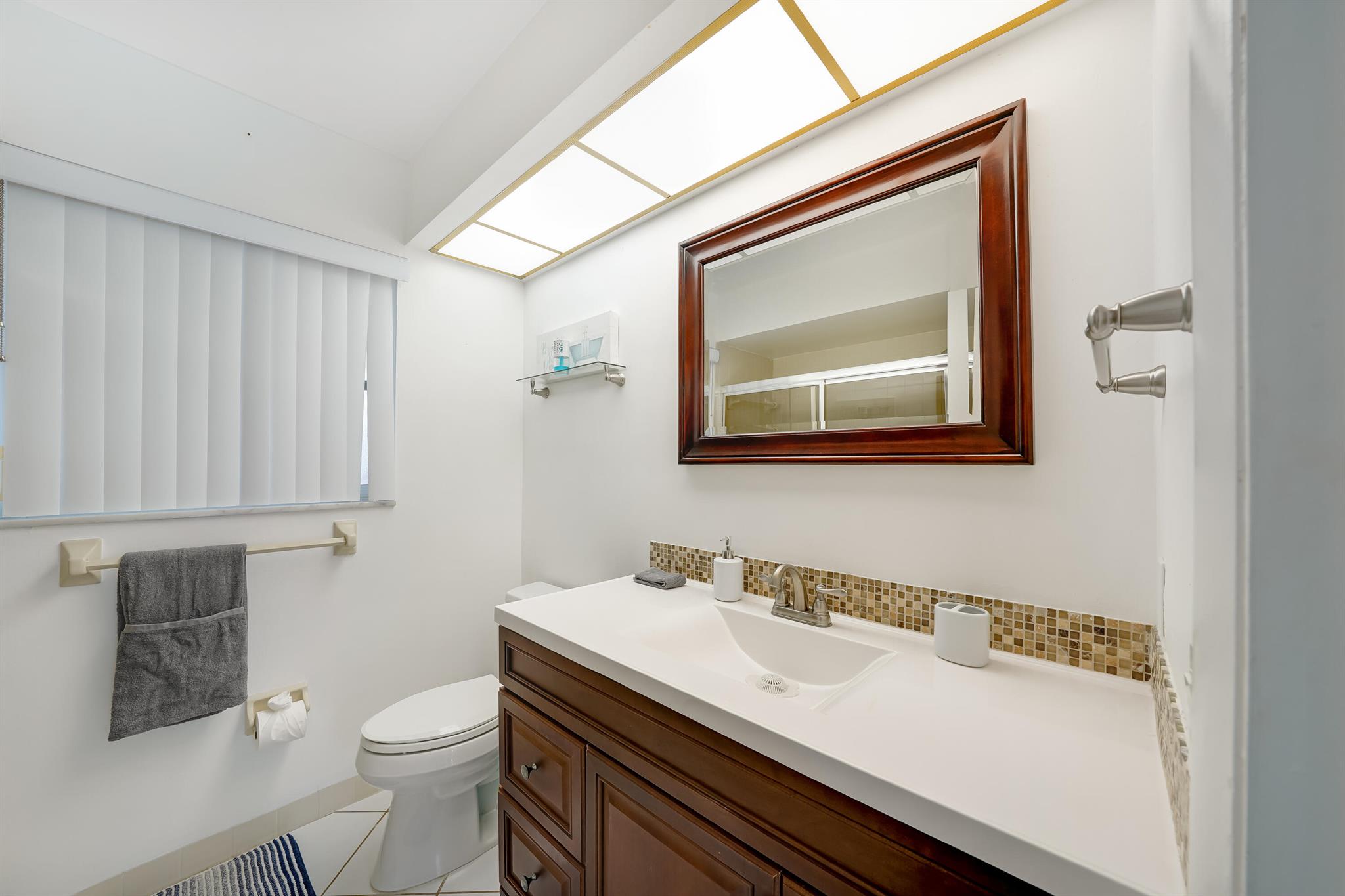 IMPERIAL POINT 5 SEC - Residential