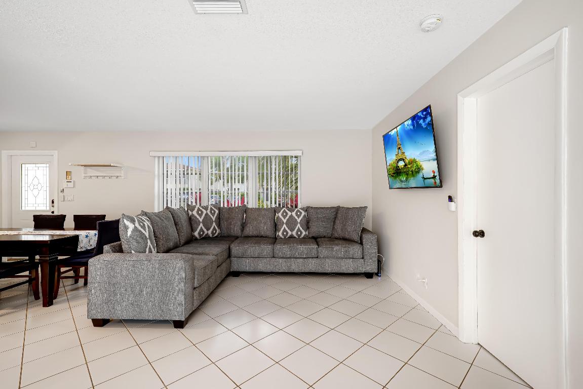 IMPERIAL POINT 5 SEC - Residential