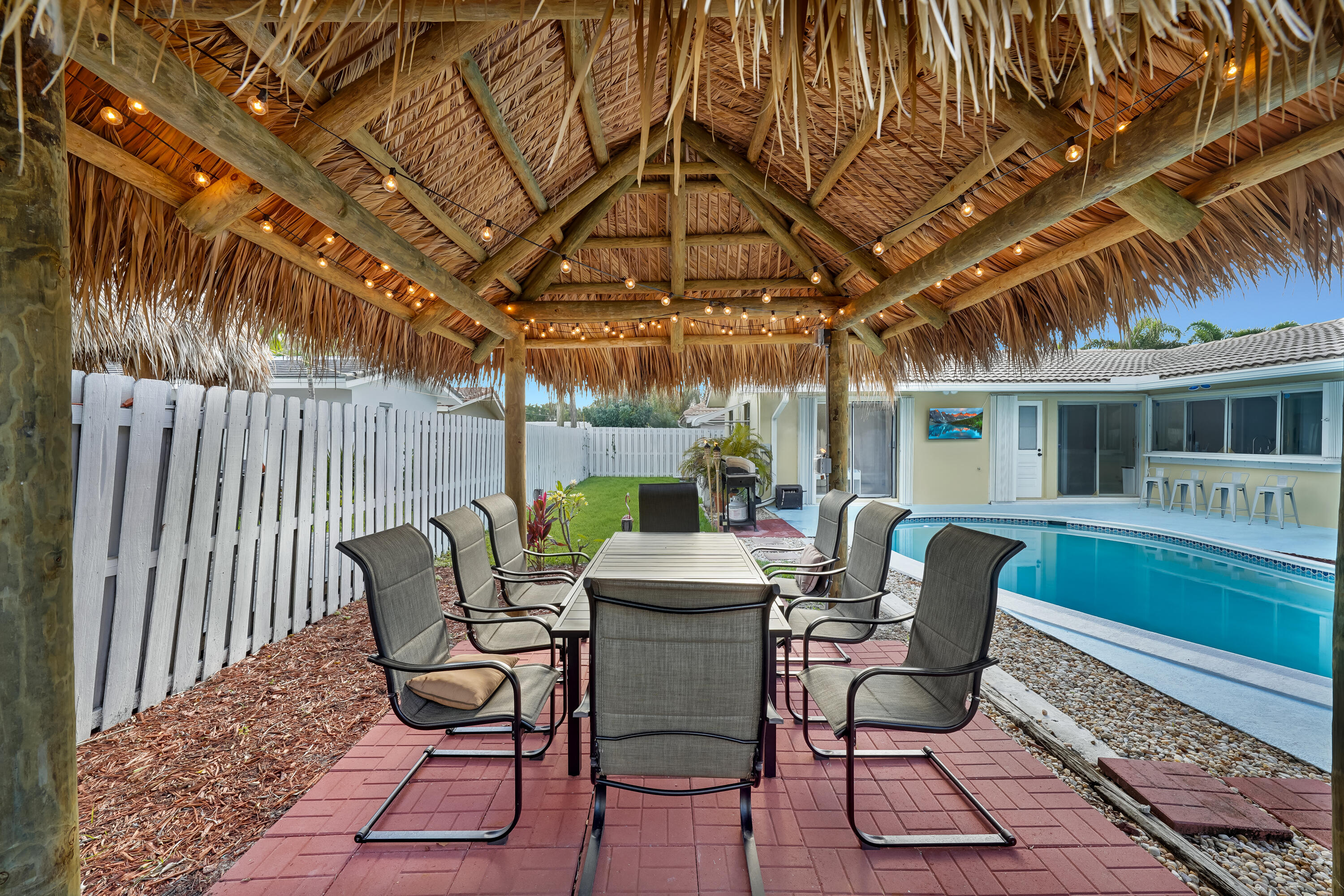 2102 NE 68th Street