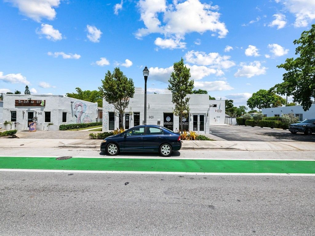 Photo of 603 NE 13th Street #C, Fort Lauderdale, FL 33304 (MLS # F10498150)