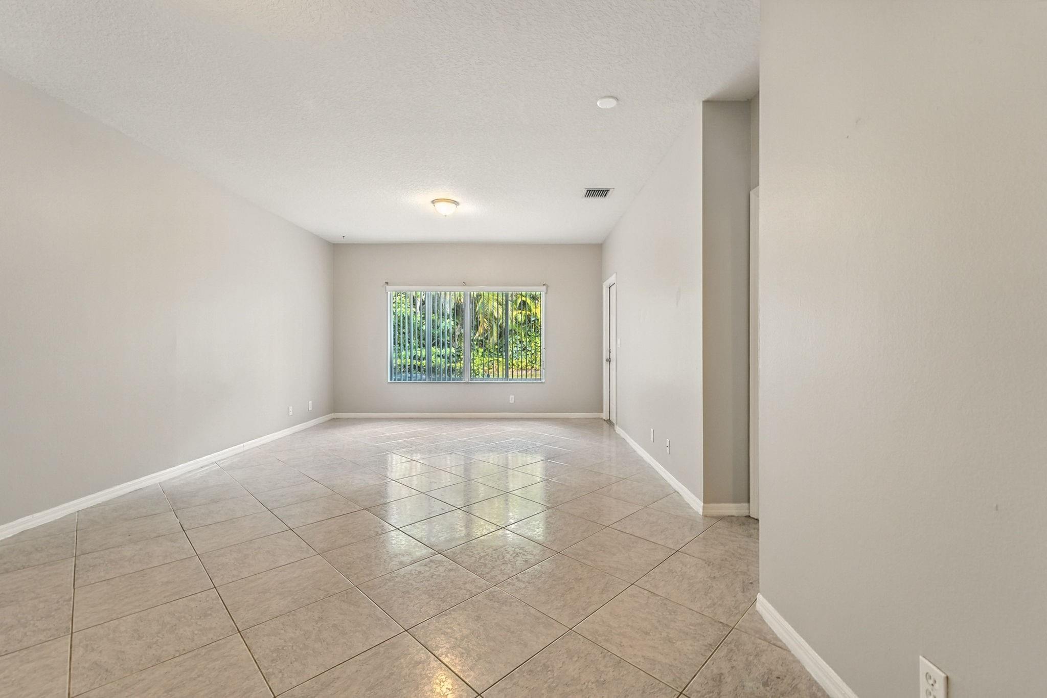 1203 SW 48th