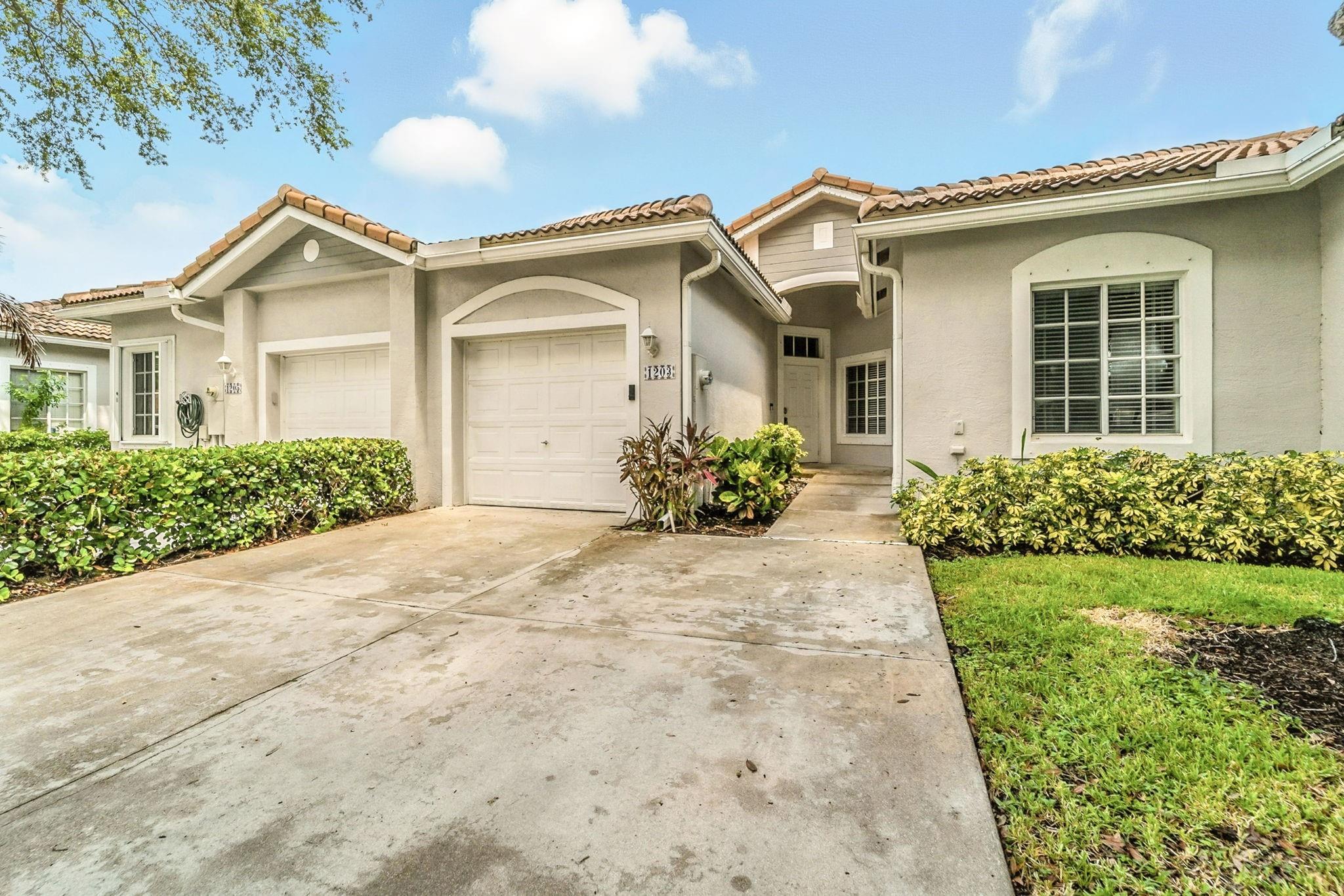 1203 SW 48th