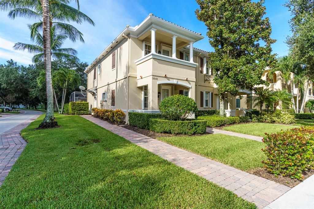 Photo of 3846 Greenway Drive, Jupiter, FL 33458 (MLS # R10817441)