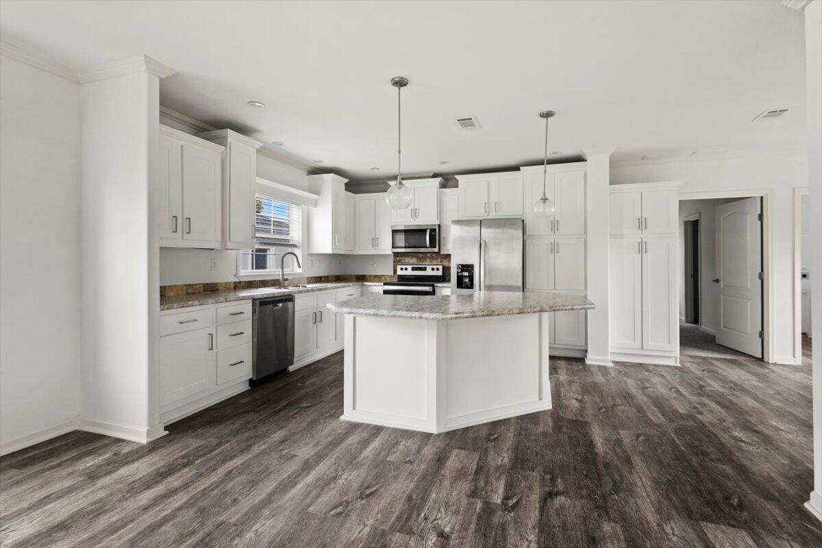 805 Avenue B, Fort Pierce, FL, 34950/$299,000 4 805 Avenue B