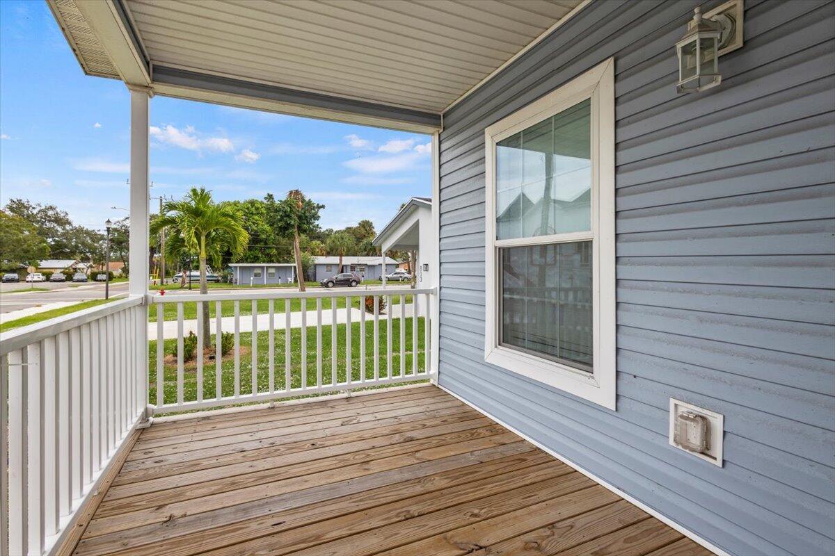 805 Avenue B, Fort Pierce, FL, 34950/$299,000 3 805 Avenue B