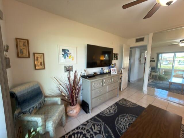 KINGS POINT VALENCIA CONDOS - Residential