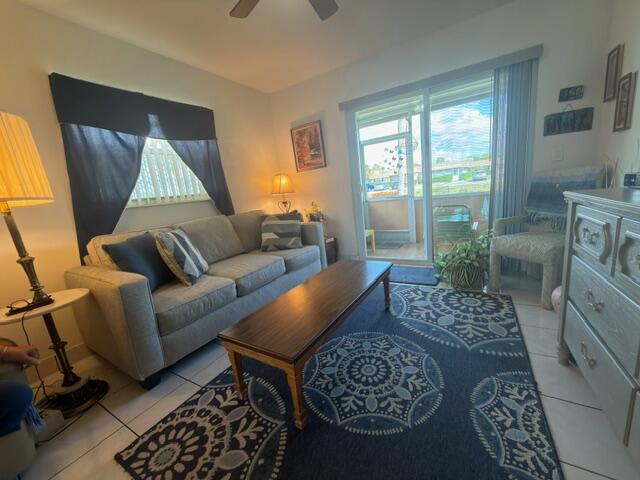 KINGS POINT VALENCIA CONDOS - Residential