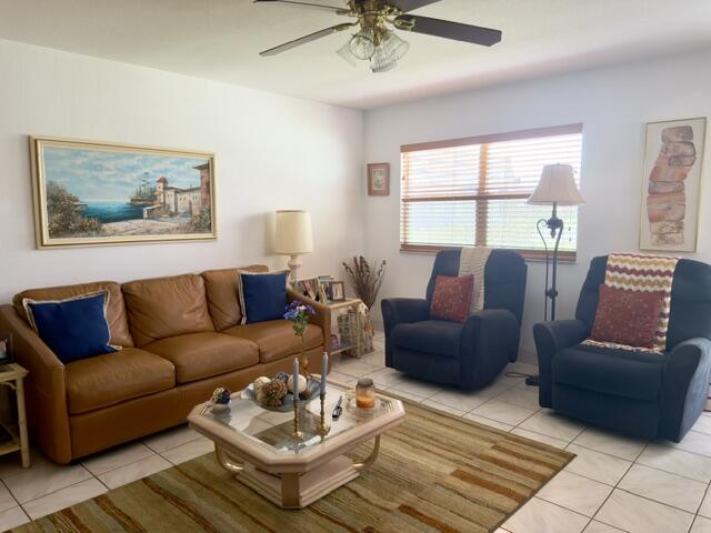 KINGS POINT VALENCIA CONDOS - Residential