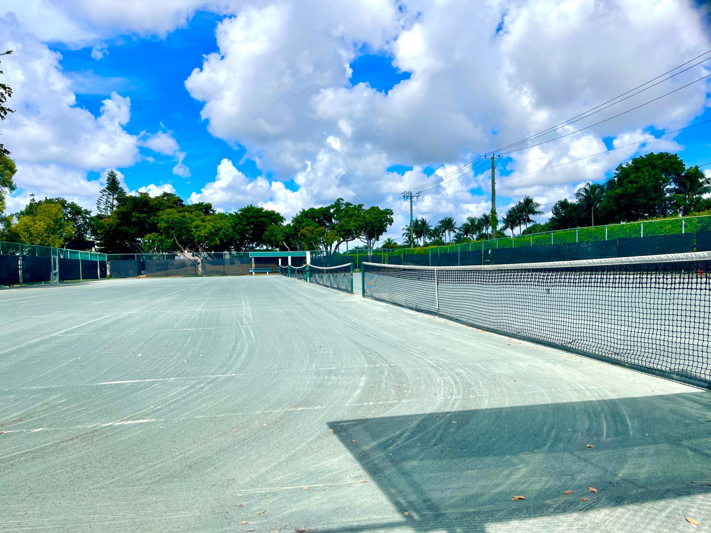 KINGS POINT VALENCIA CONDOS - Residential