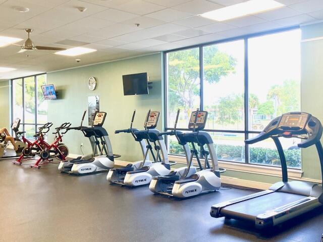 KINGS POINT VALENCIA CONDOS - Residential