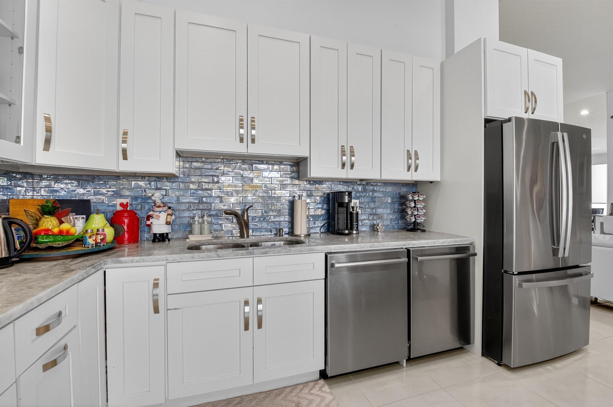 NEWPORT BAY CLUB - Residential