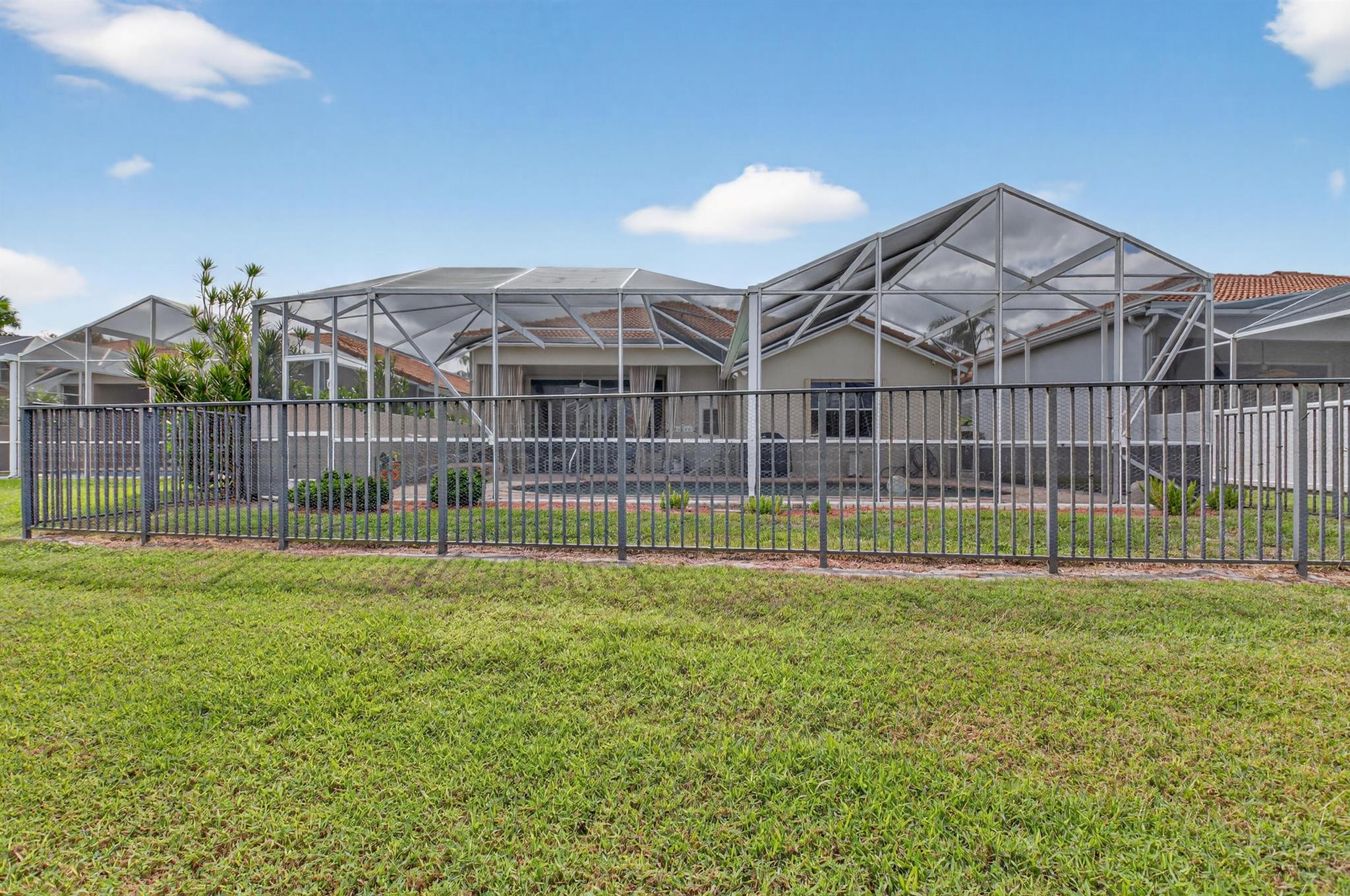 NEWPORT BAY CLUB - Residential