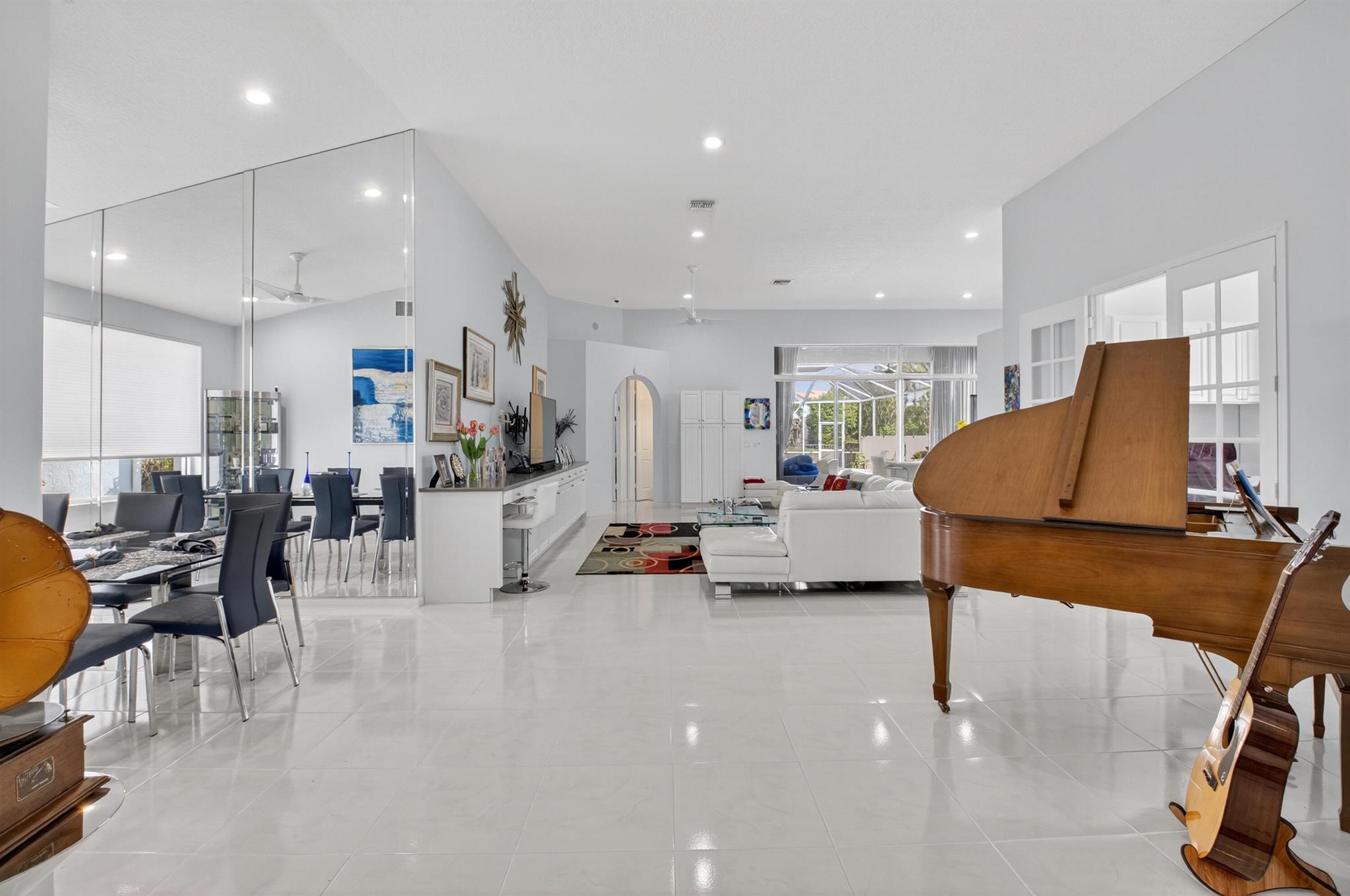 NEWPORT BAY CLUB - Residential