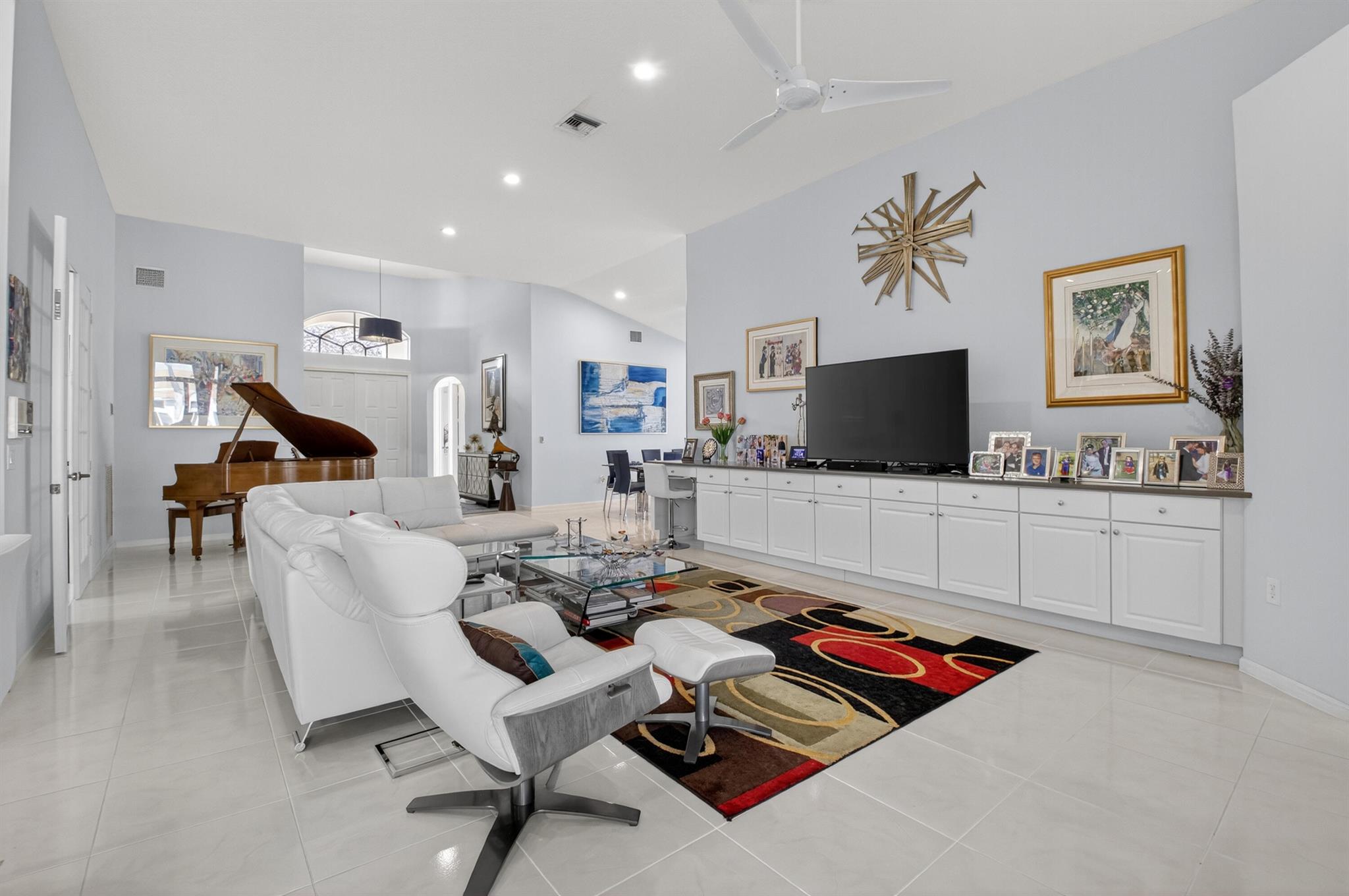 NEWPORT BAY CLUB - Residential