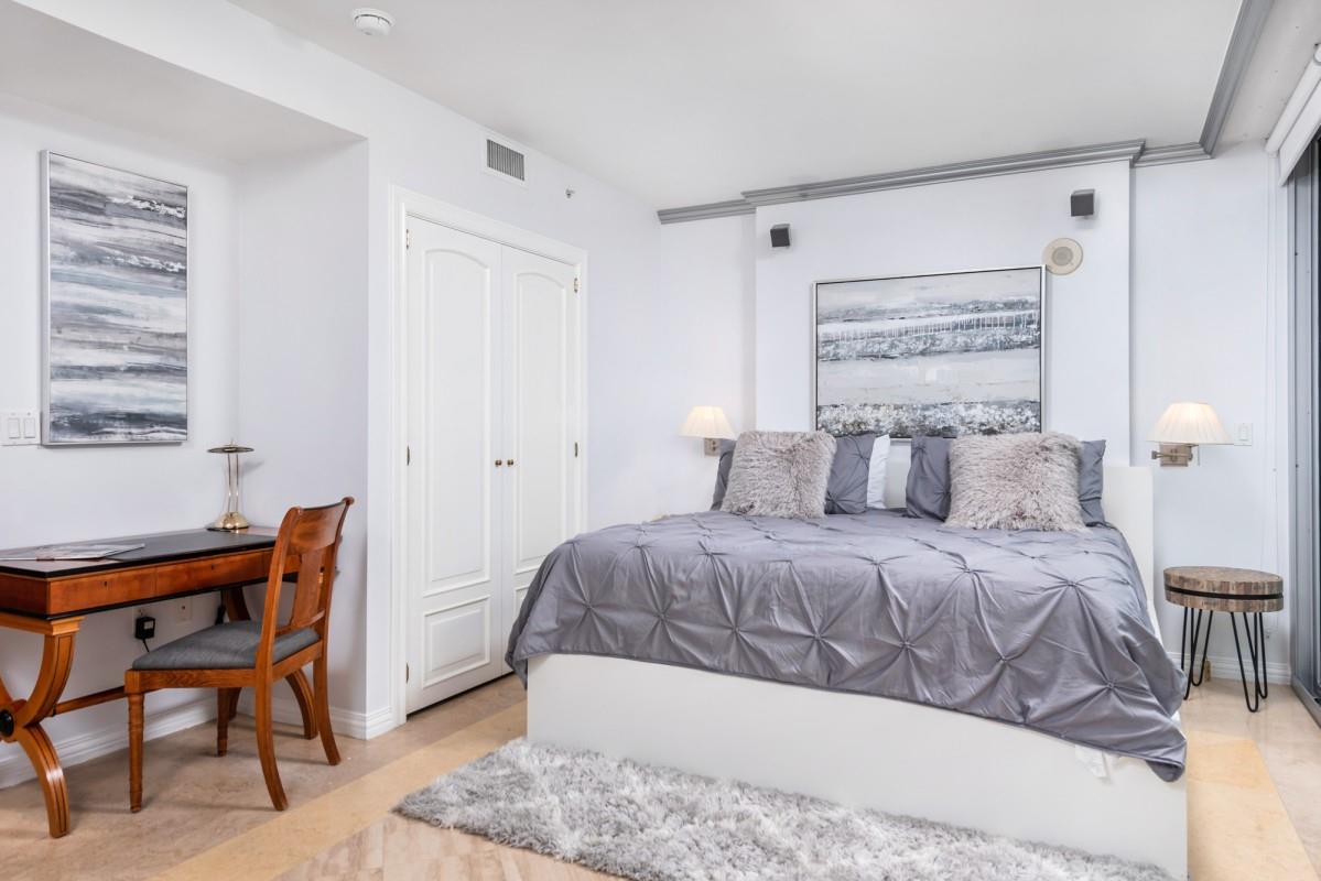 BENTLEY BEACH CONDO - Residential