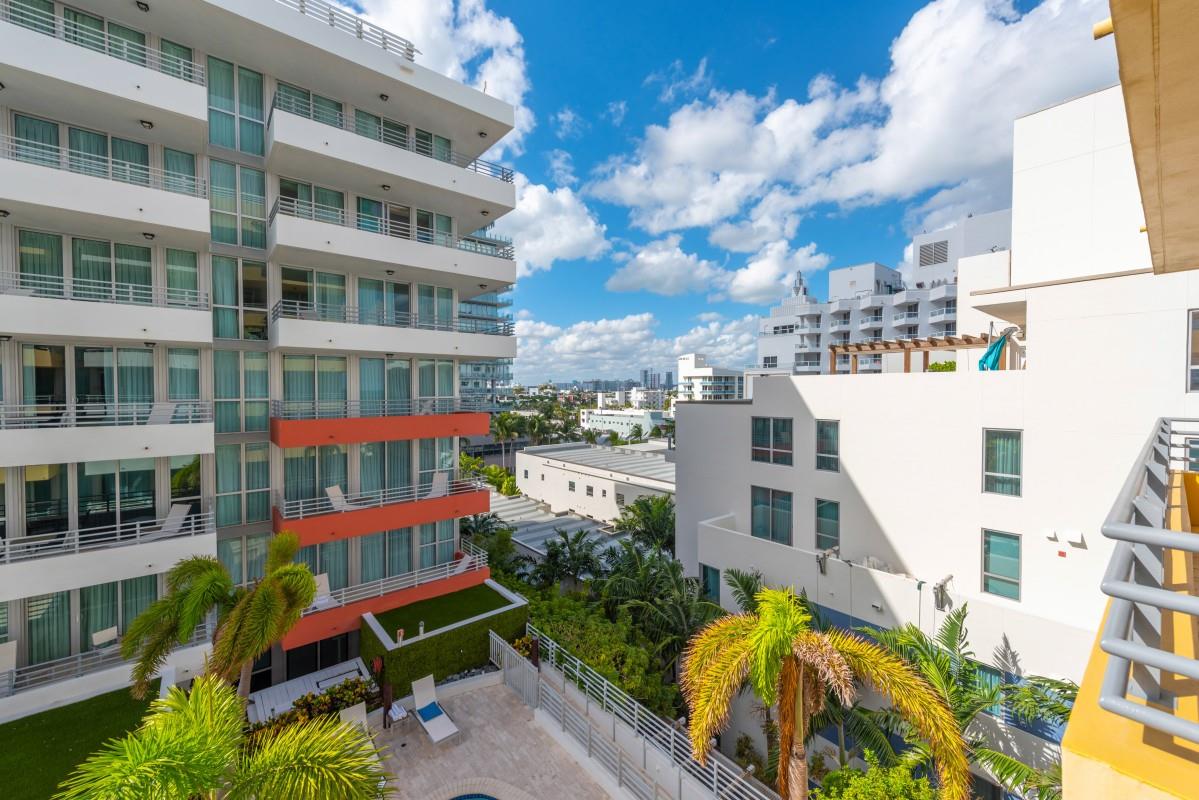 101 Ocean Dr 704