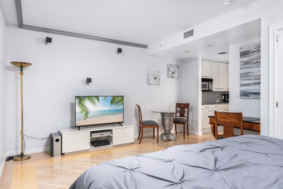 BENTLEY BEACH CONDO - Residential