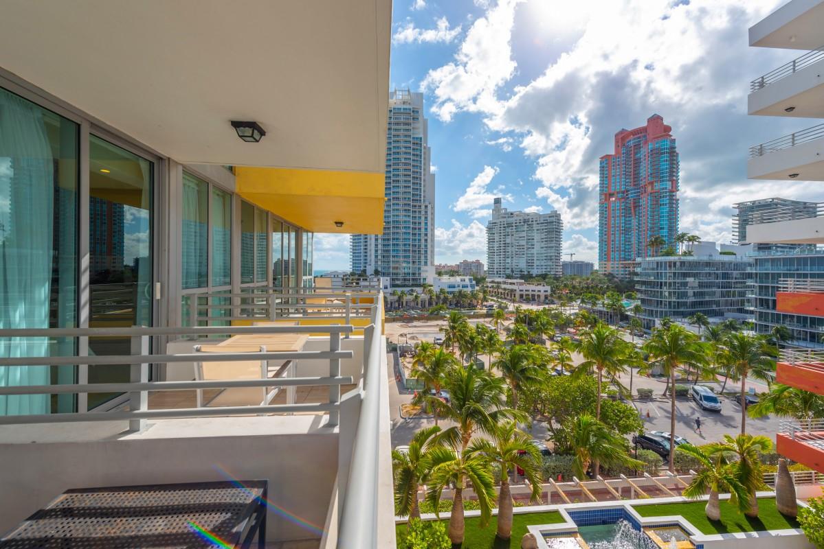 101 Ocean Dr 704