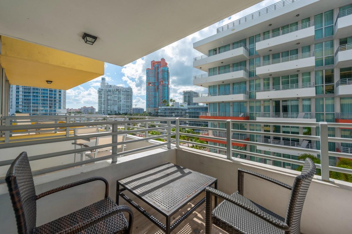 101 Ocean Dr 704