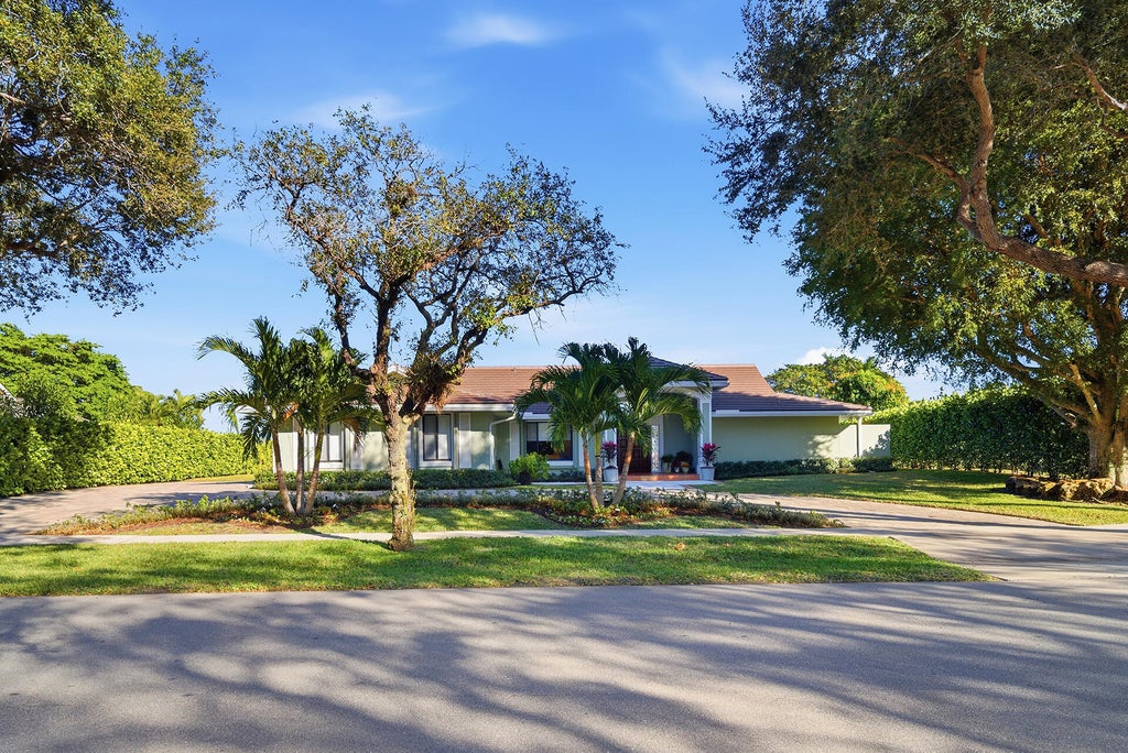 Photo of 2308 Embassy Drive, West Palm Beach, FL 33401 (MLS # B26050643)